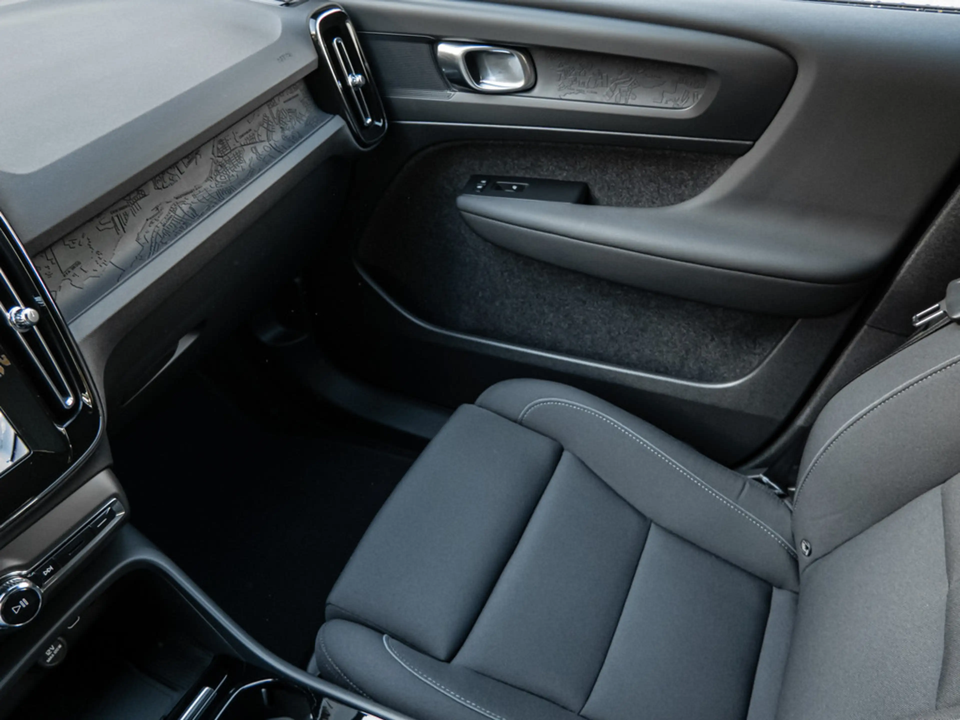 Volvo XC40 Single Extended Range Core AHK KAM — photo 12