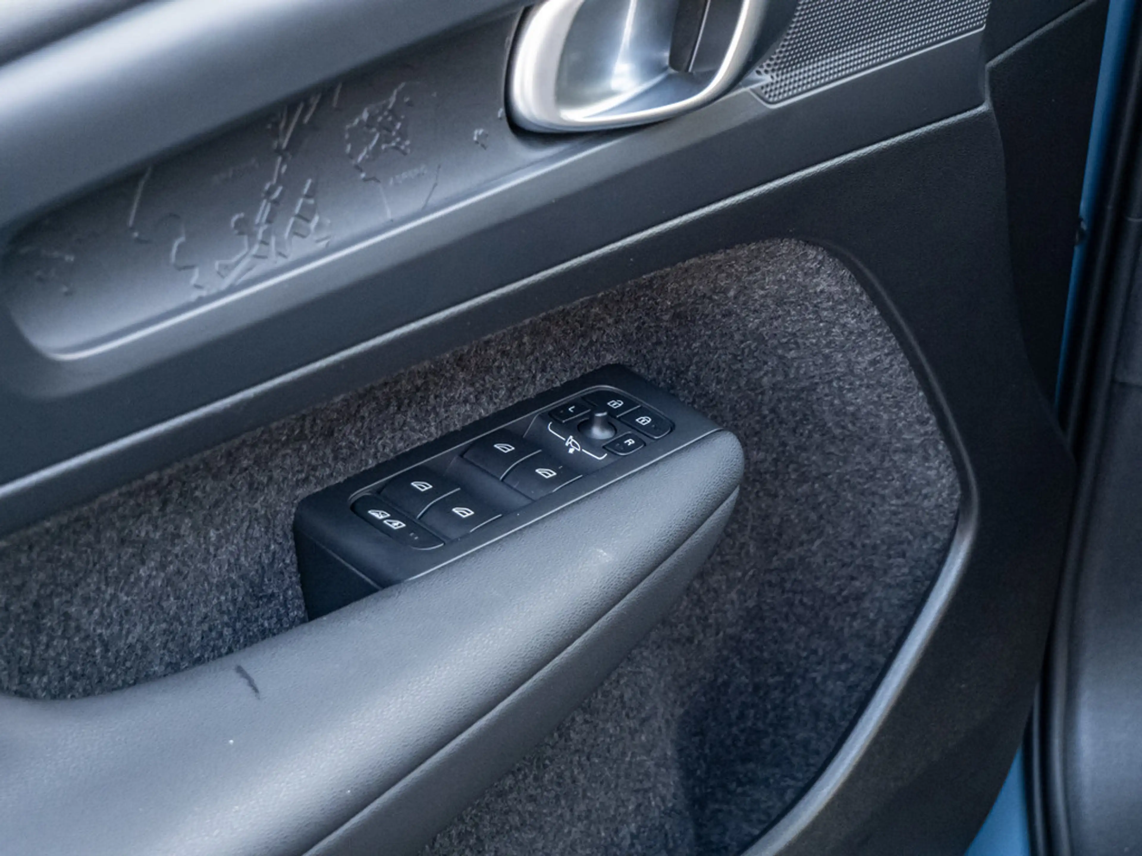 Volvo XC40 Single Extended Range Core AHK KAM — photo 15