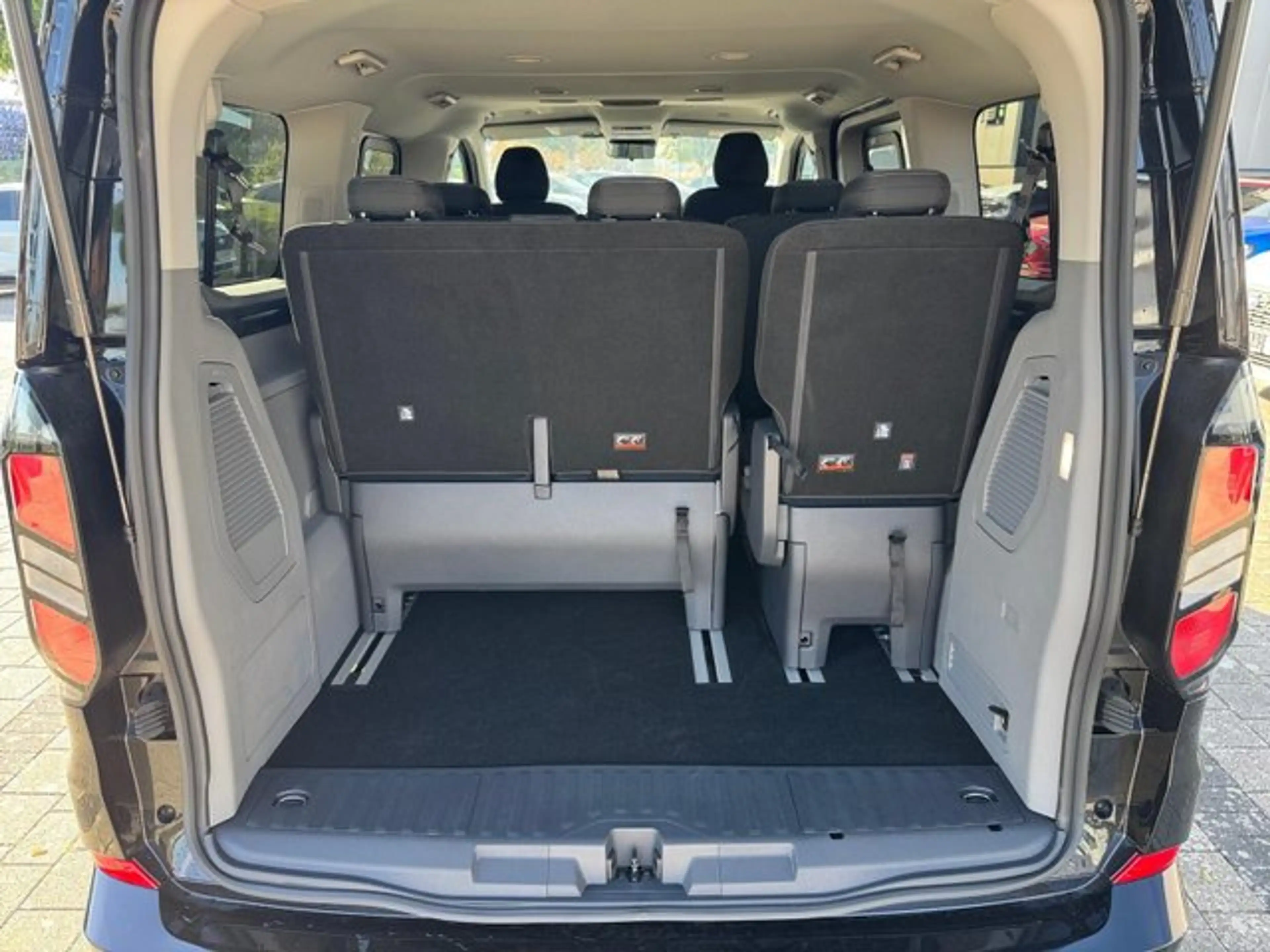 Ford Tourneo Custom Bus 320 L1 Tourneo Titanium FWD — photo 12