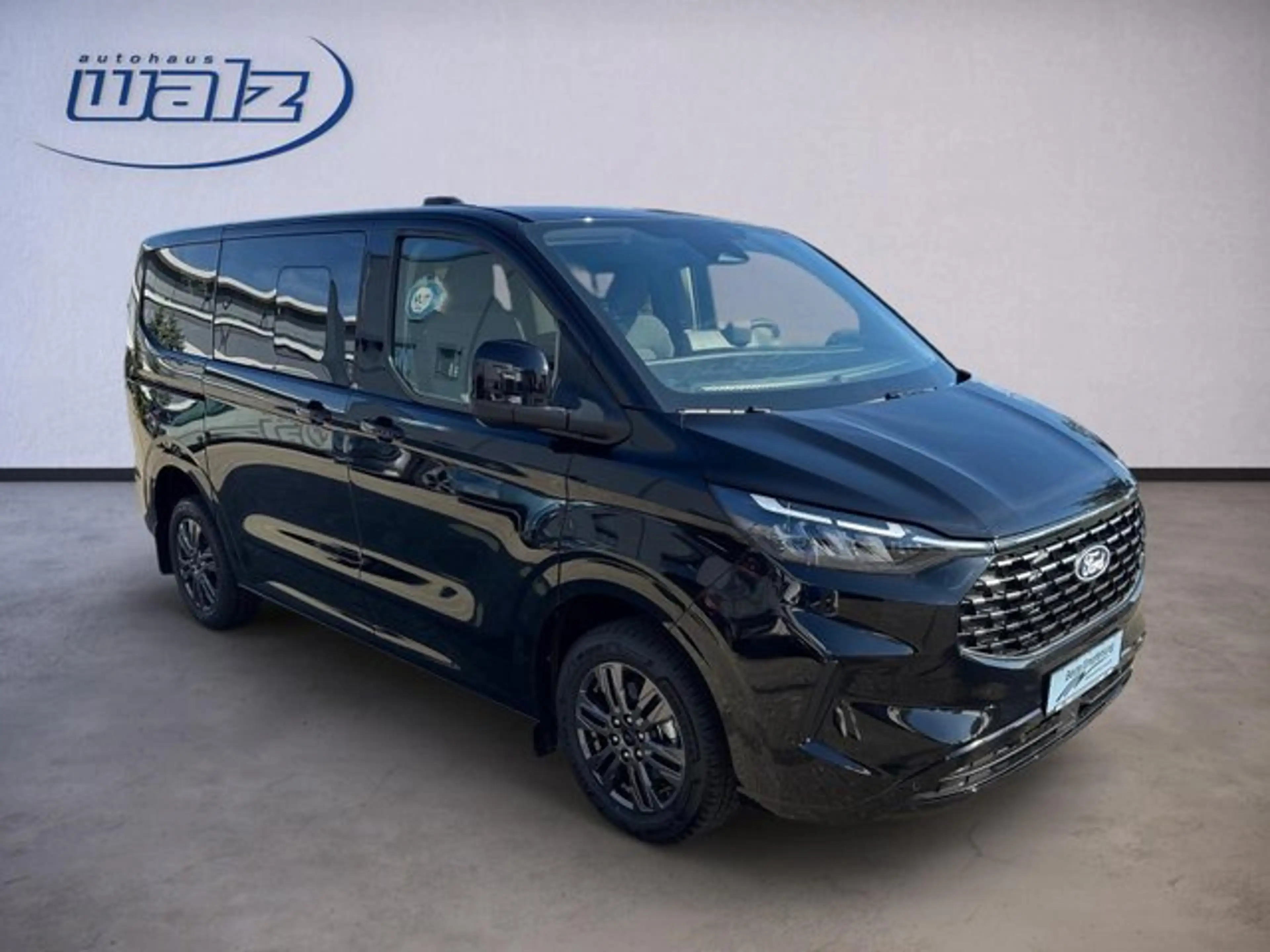 Ford Tourneo Custom Bus 320 L1 Tourneo Titanium FWD — photo 2