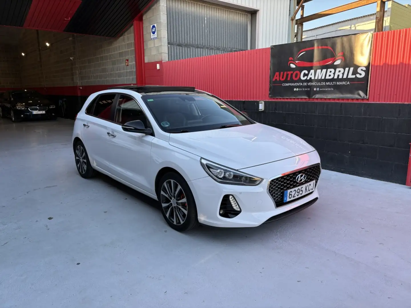 Hyundai i30 1.6CRDi Style Sky 136 Blanc - 1