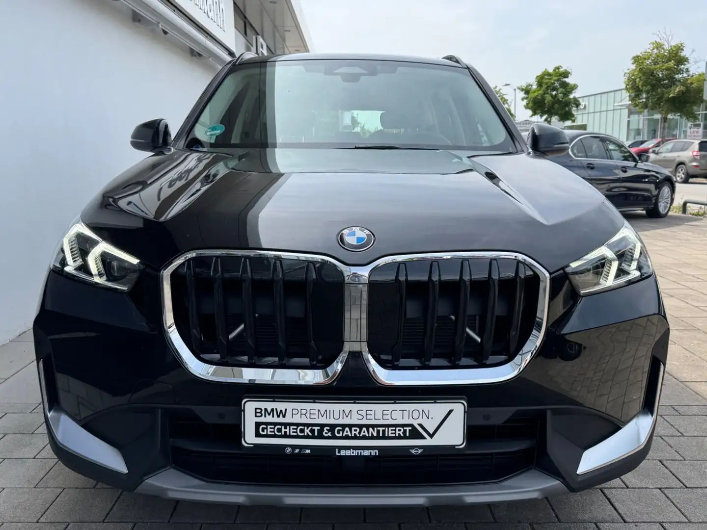 BMW X1 sDrive18i AHK/DrivAssi/PremiumPaket Schwarz - 2