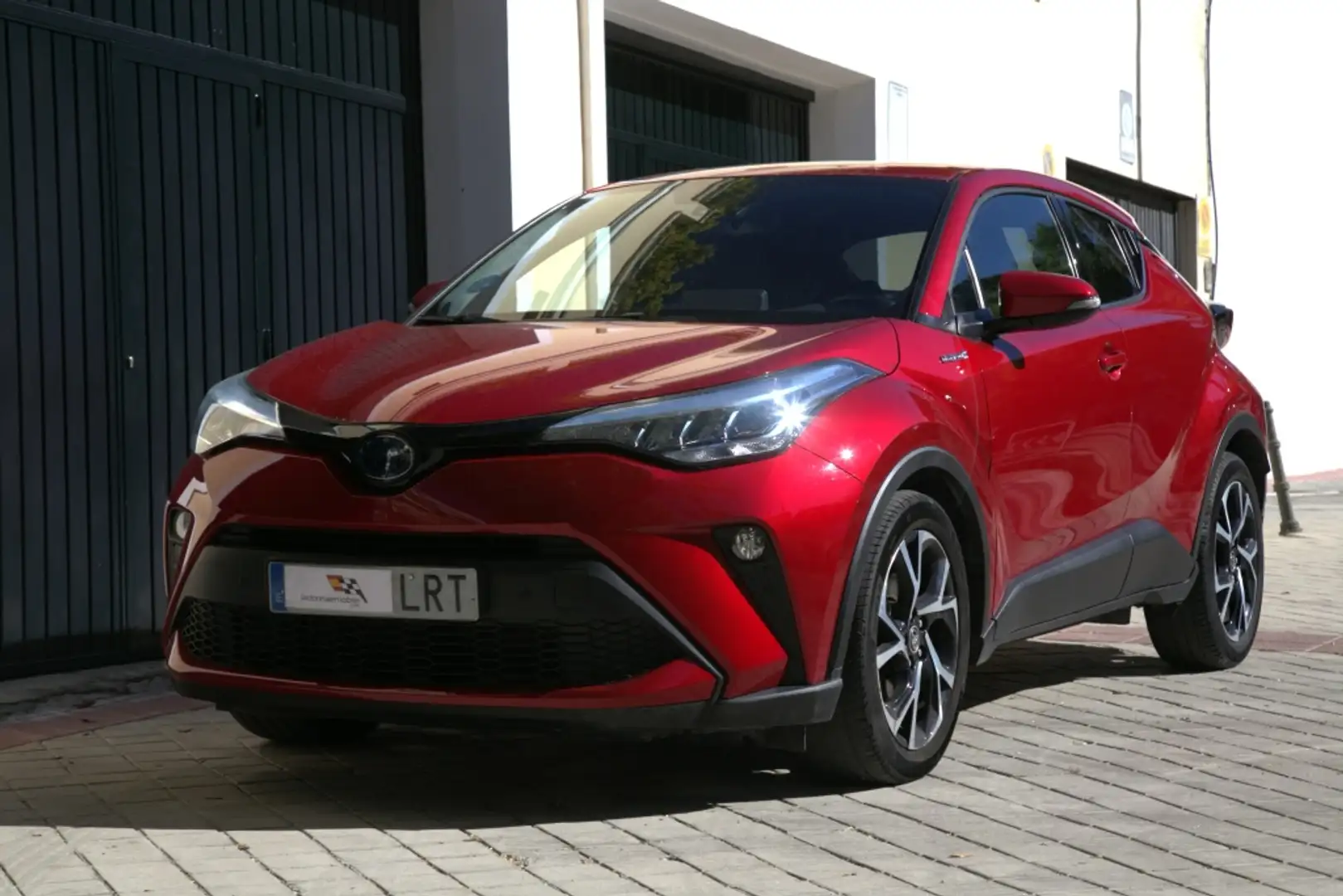 Toyota C-HR 125H Advance Rojo - 2