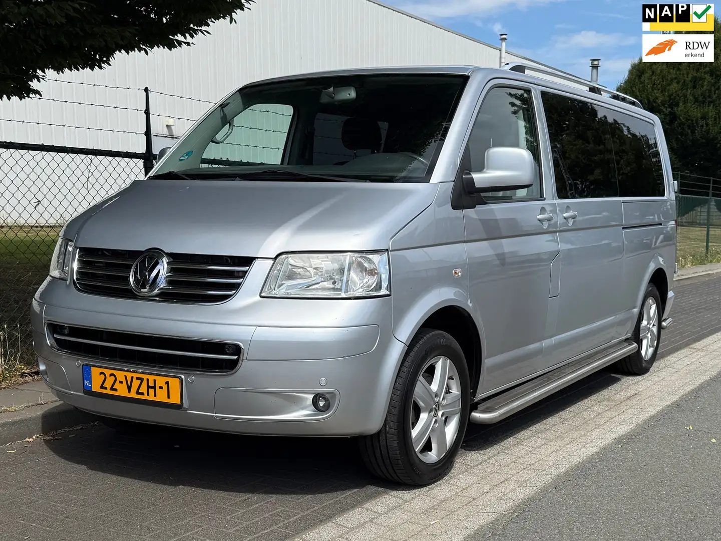 Volkswagen T5 Transporter 2.5 TDI L2  T-Edition Automaat Dubbele Cabine 2x S Grijs - 1