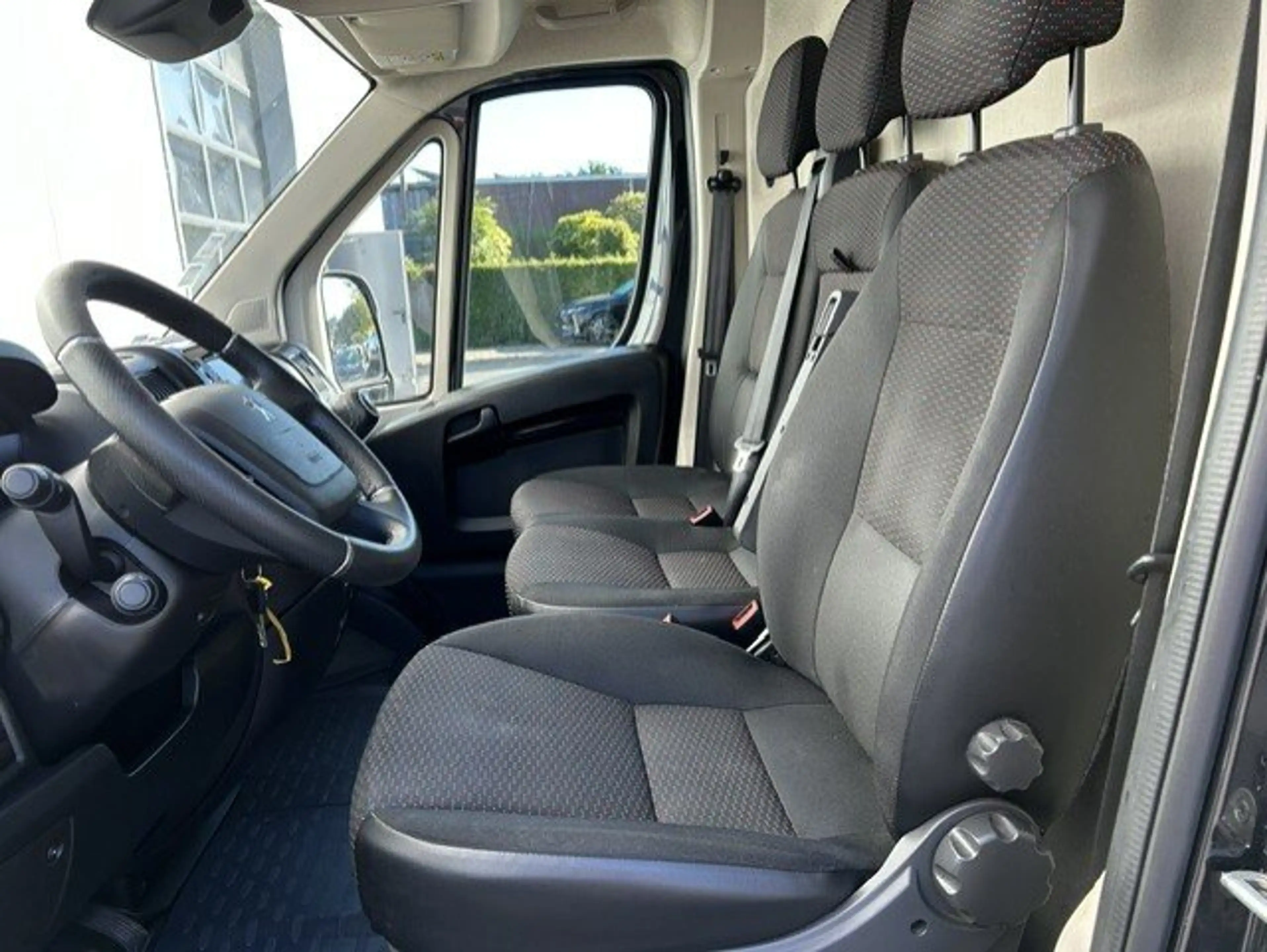 Peugeot Boxer L1H1 2.2 BlueHDI 120pk Asphalt — photo 12