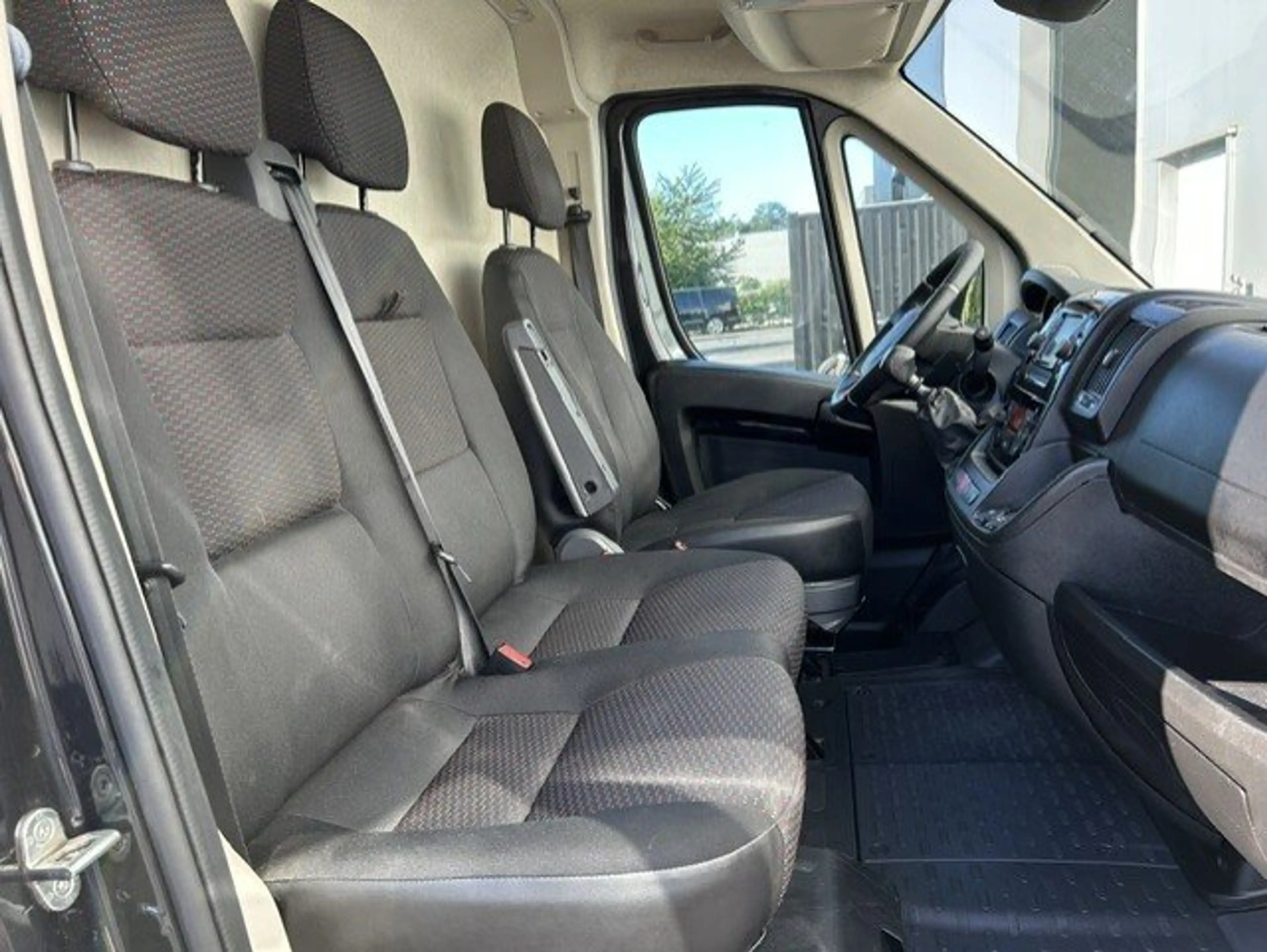 Peugeot Boxer L1H1 2.2 BlueHDI 120pk Asphalt — photo 13