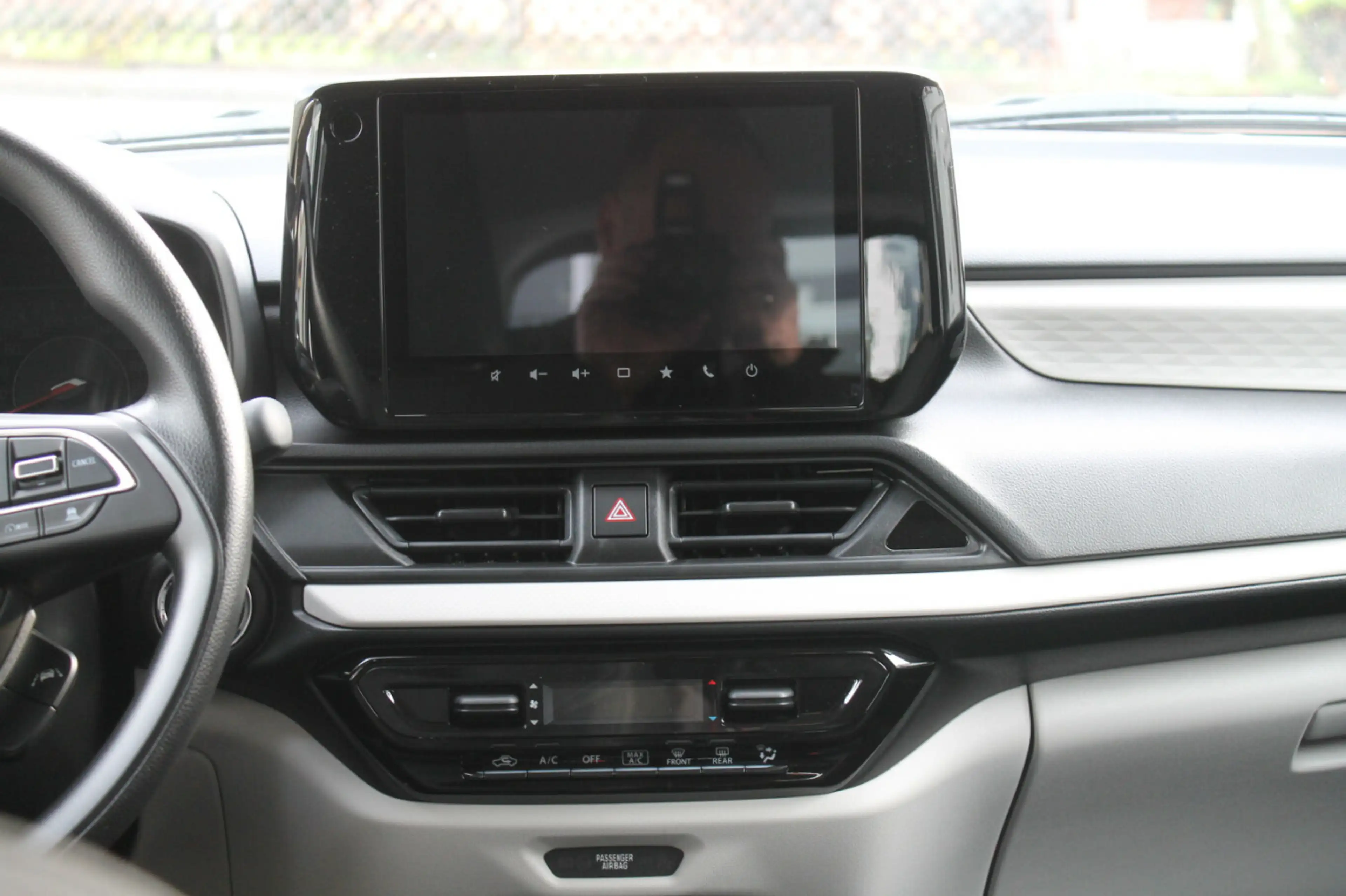 Suzuki Swift 1.2 Club Hybrid — photo 7