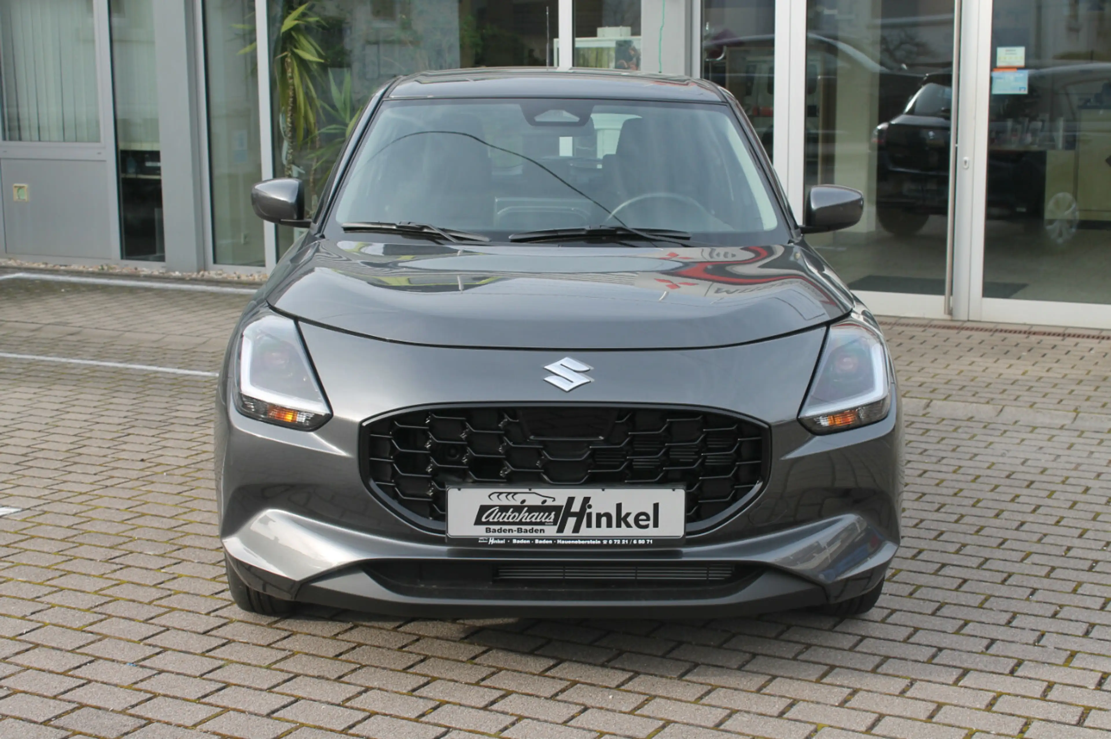Suzuki Swift 1.2 Club Hybrid — photo 2