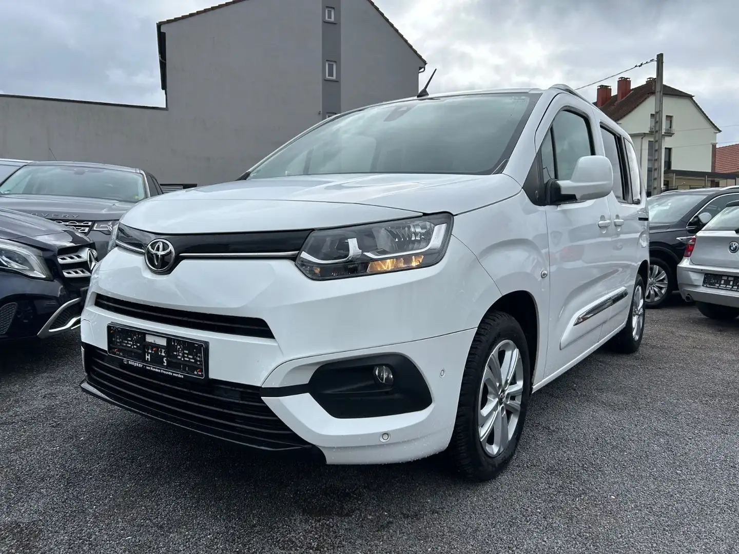 Toyota Proace CITY VERSO L1 AUT + LANE ASS + KAMERA Weiß - 1