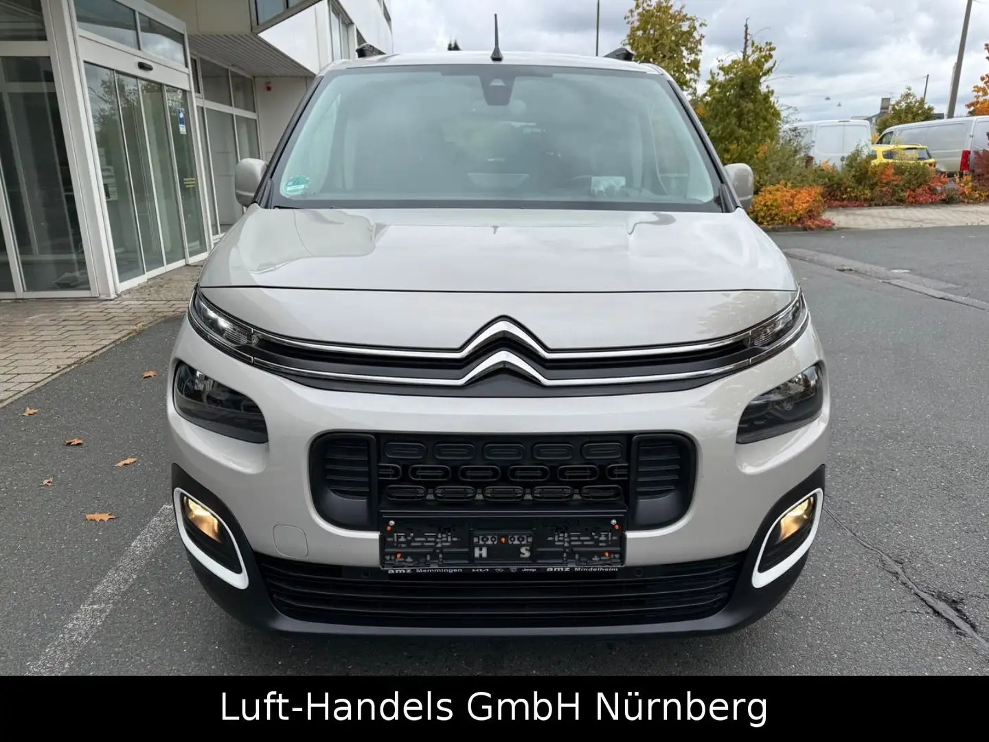 Citroen Berlingo Shine XL 7Sitzer Autom Navi AHK 360`Cam Grau - 2