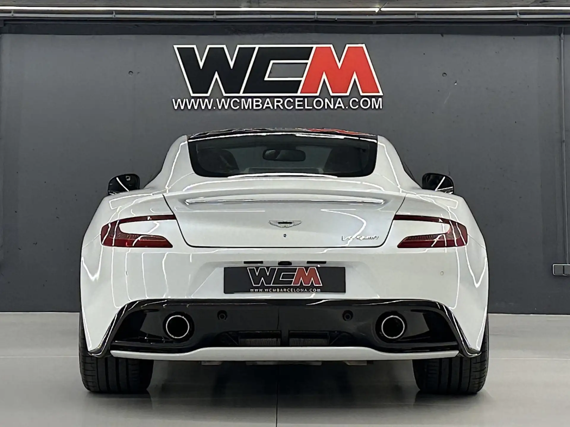 애스턴마틴 뱅퀴시 Coupe 2013 흰색 사진 8
