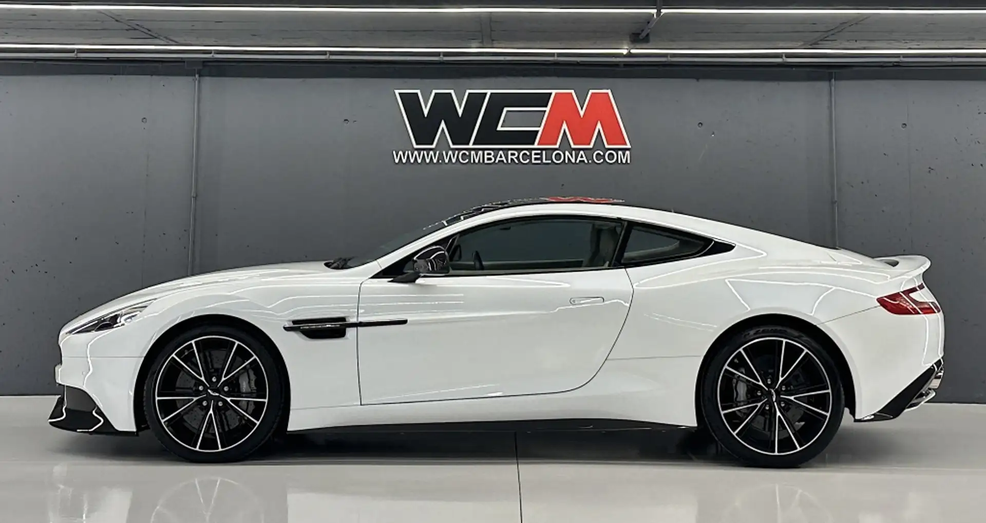 애스턴마틴 뱅퀴시 Coupe 2013 흰색 사진 5