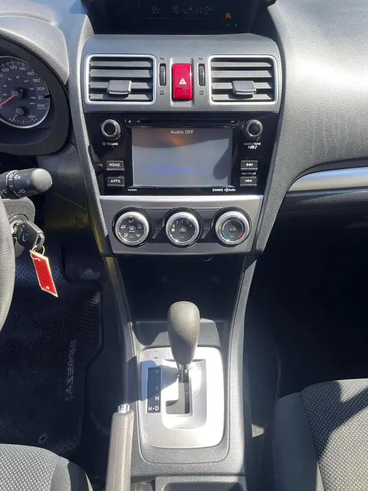 Subaru Impreza снимка Subaru Impreza