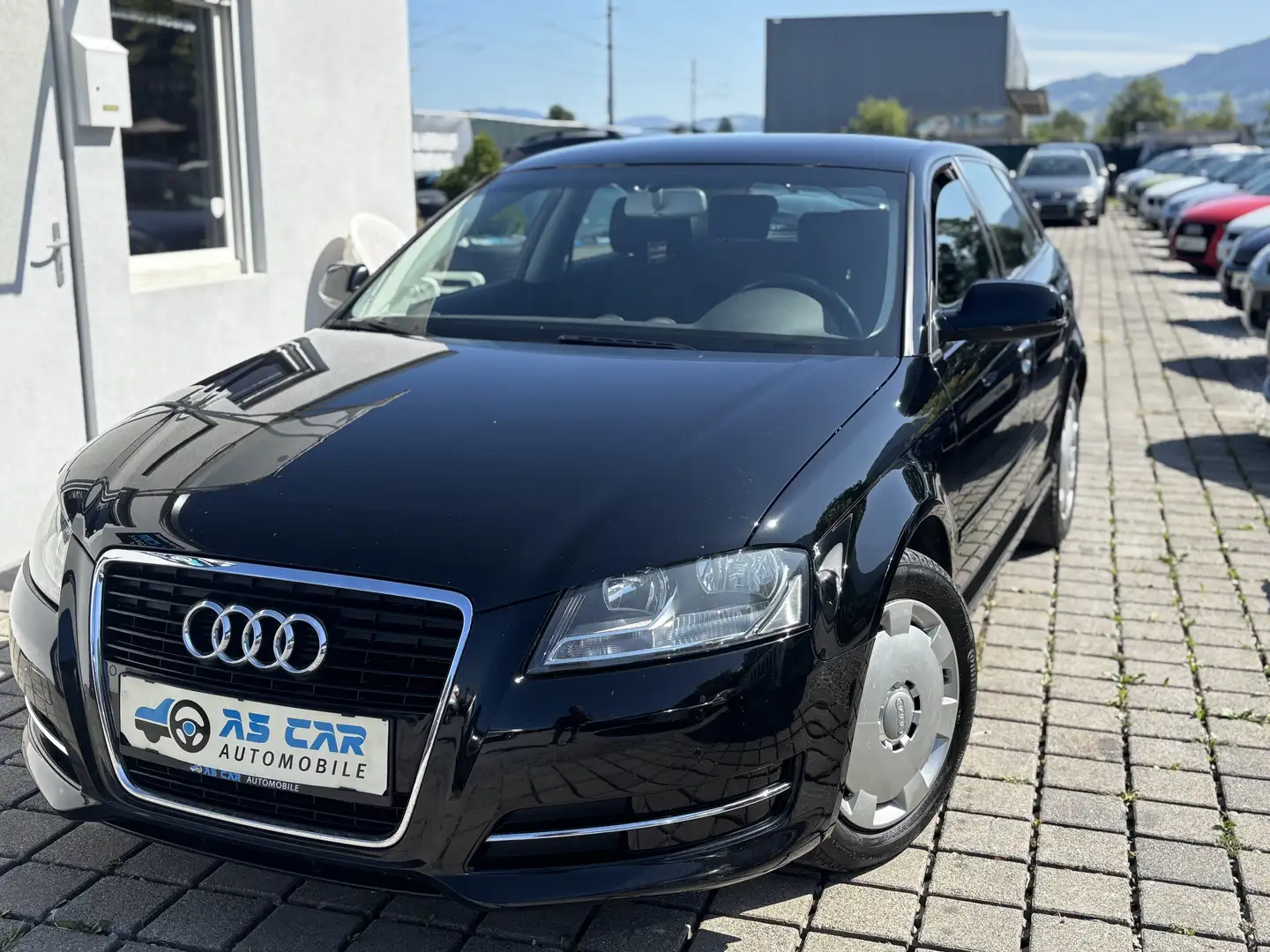 Audi A3 SB Attraction 1,6 TDI DPF S-tronic Schwarz - 1