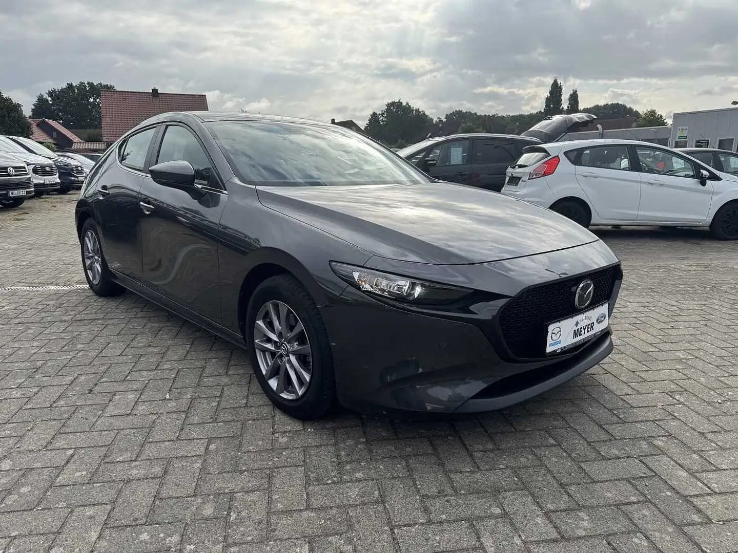 Mazda 3 SKYACTIV-D 1.8 Selection Navi/LED Grau - 1