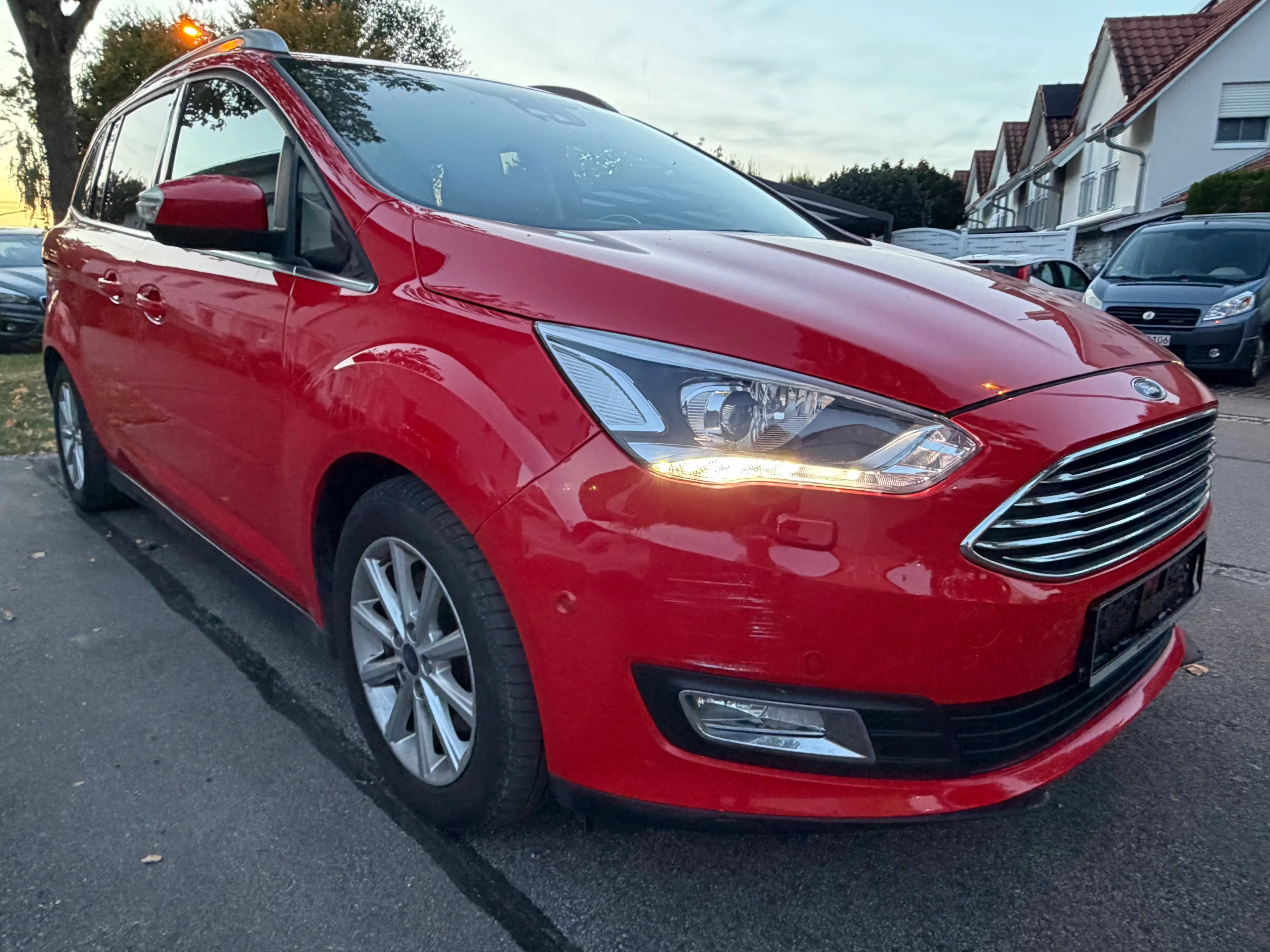 Ford Grand C-Max C-Max 1.0 EcoBoost Start-Stopp-System Titanium 7- Sitzer AHK — photo 4
