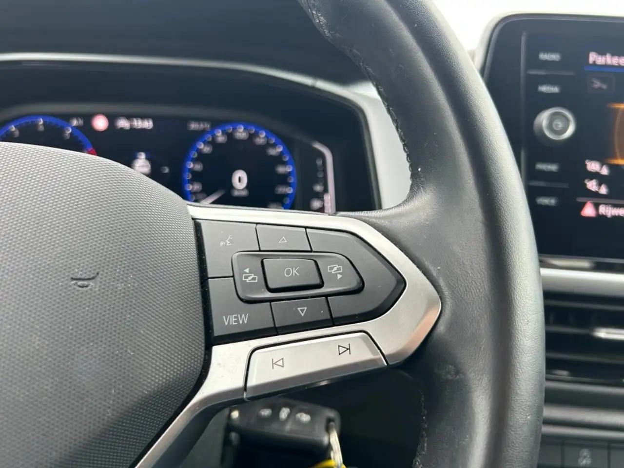 Volkswagen T-Roc 1.0 TSI LIFE. CARPLAY, ACC, NAVI, миниатюра 17