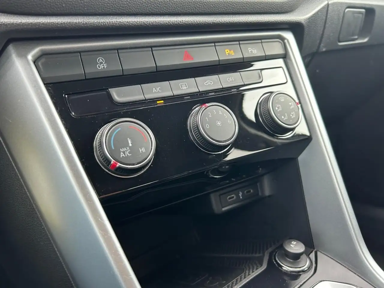 Volkswagen T-Roc 1.0 TSI LIFE. CARPLAY, ACC, NAVI, миниатюра 13