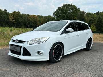 Turnier Titanium 1.6 EcoBoost Navi PDC