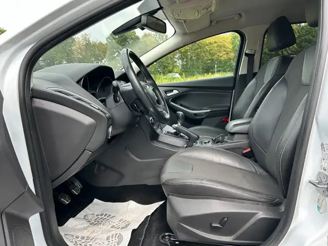 Ford Focus view 10