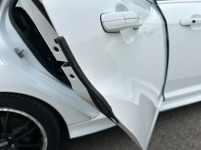 Ford Focus view 22