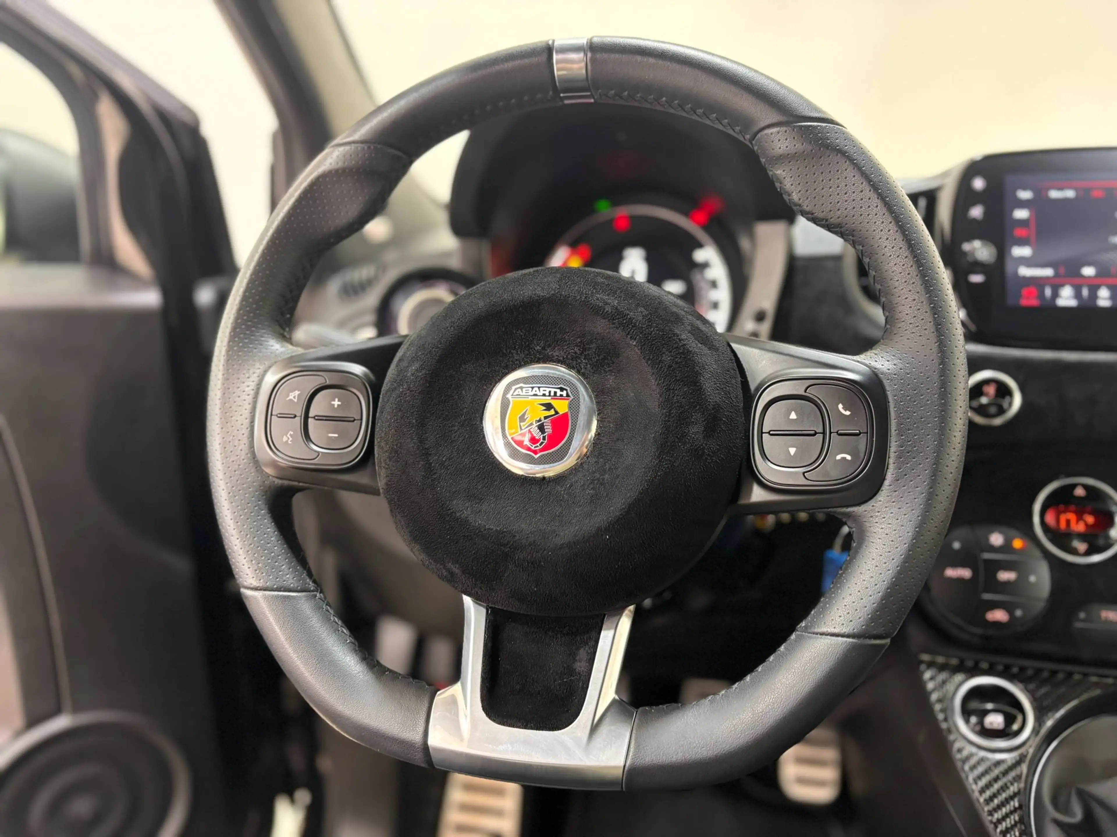 Fiat 500 Abarth 1.4i 163CV *CARPLAY*NAVI*CLIM*CAPTEURS AV/AR*USB* — photo 12