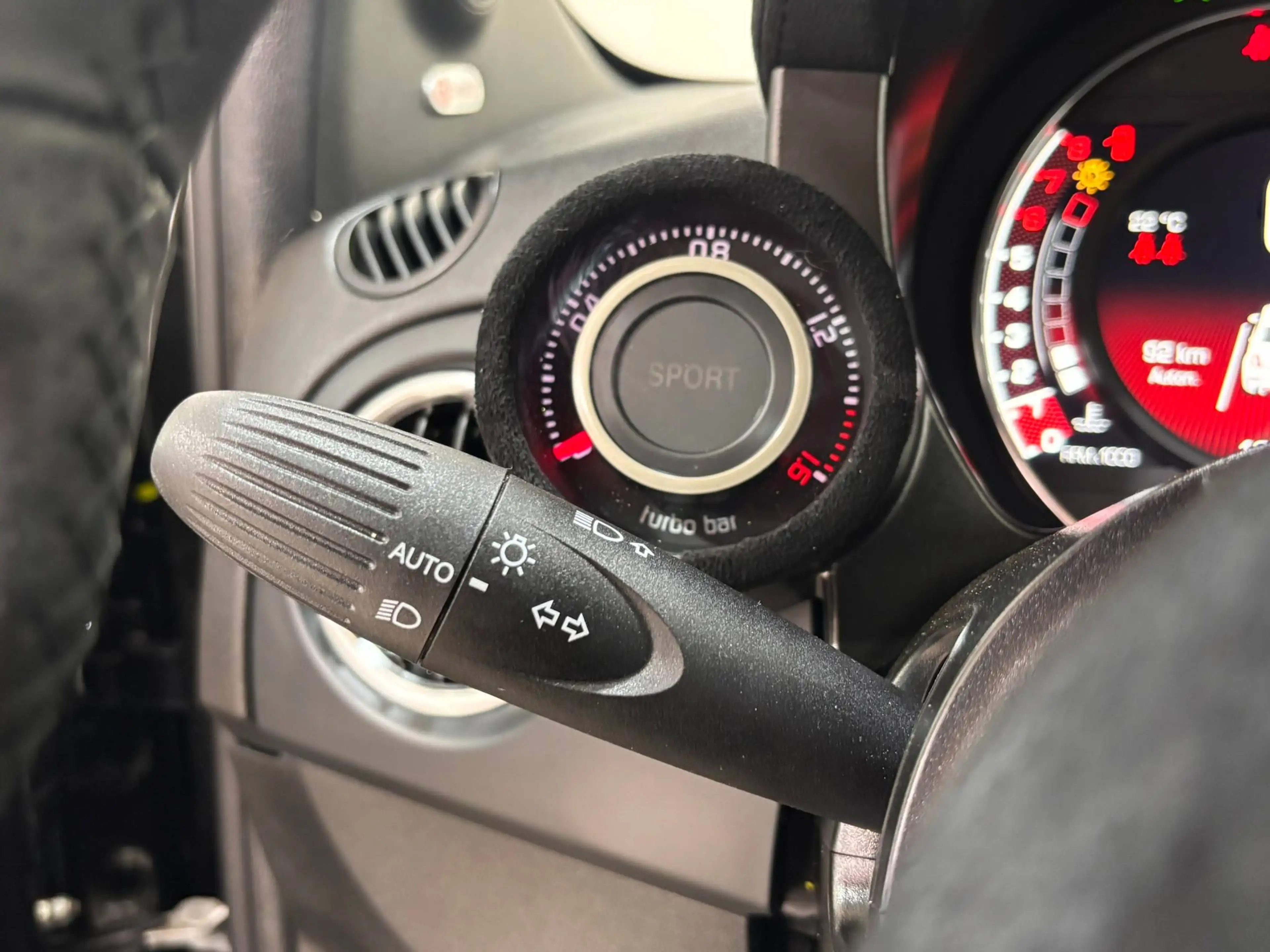 Fiat 500 Abarth 1.4i 163CV *CARPLAY*NAVI*CLIM*CAPTEURS AV/AR*USB* — photo 13