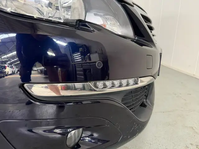 Peugeot 308 view 7