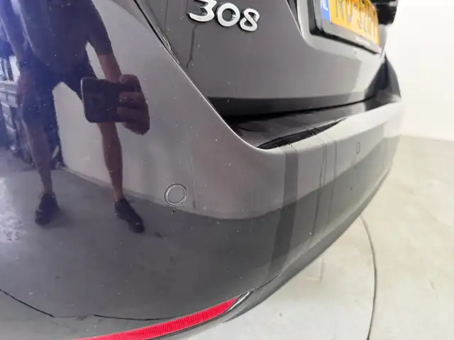 Peugeot 308 view 13