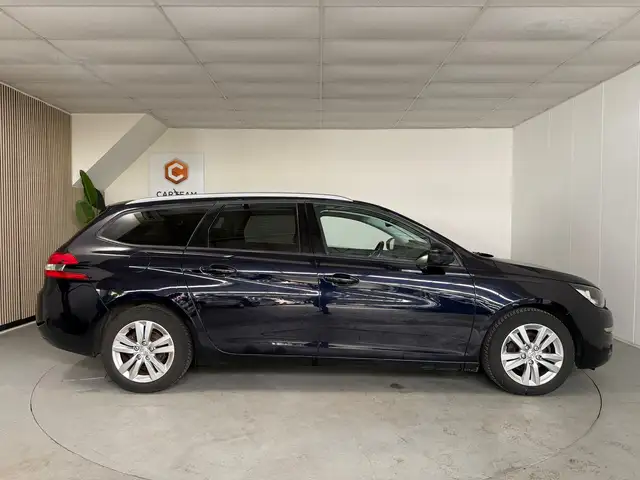 Peugeot 308 view 9