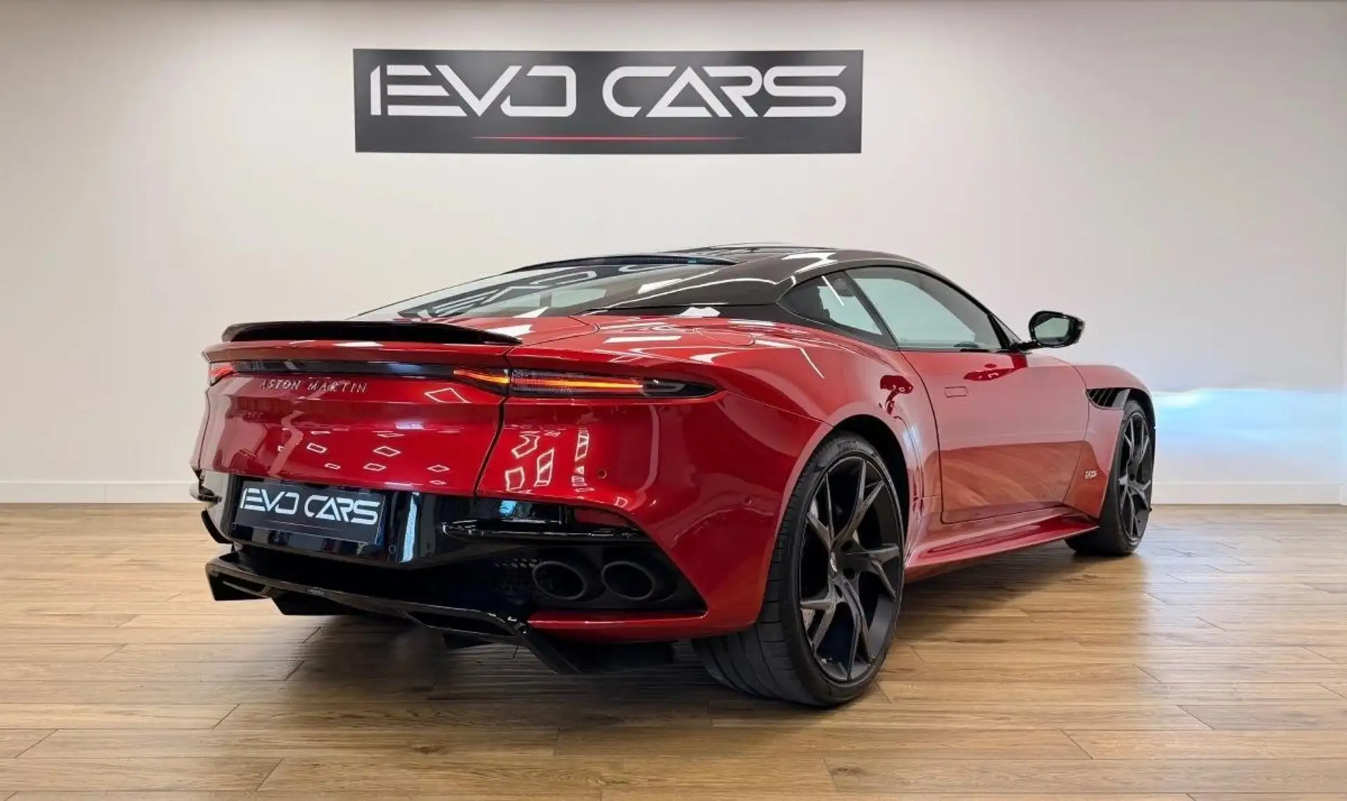 애스턴마틴 DBS Coupe 2019 빨강 사진 2
