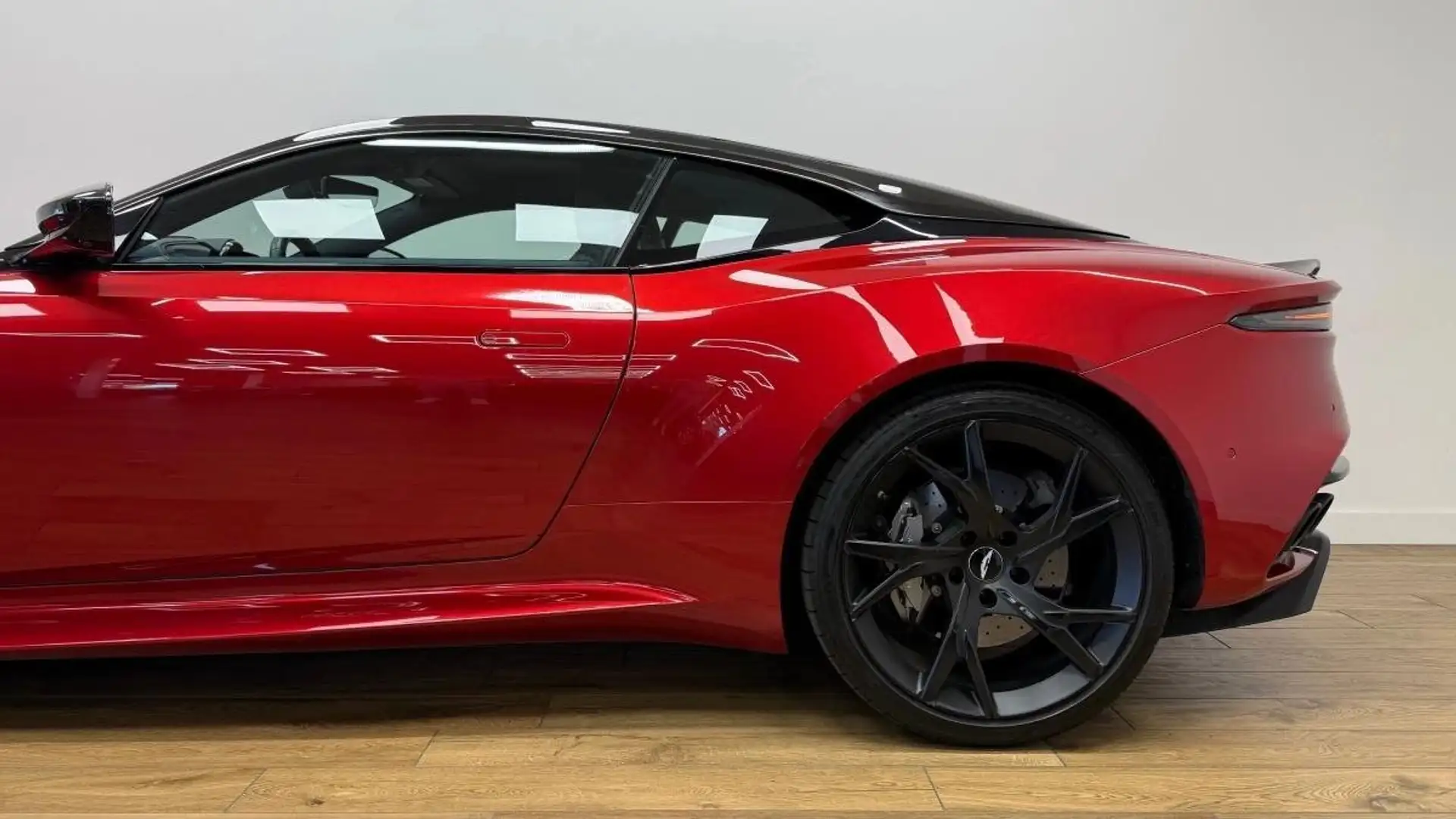 애스턴마틴 DBS Coupe 2019 빨강 사진 5