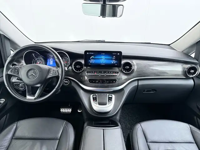 Mercedes-Benz V-Class view 3