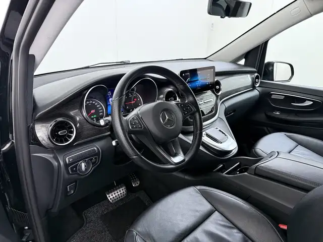 Mercedes-Benz V-Class view 9