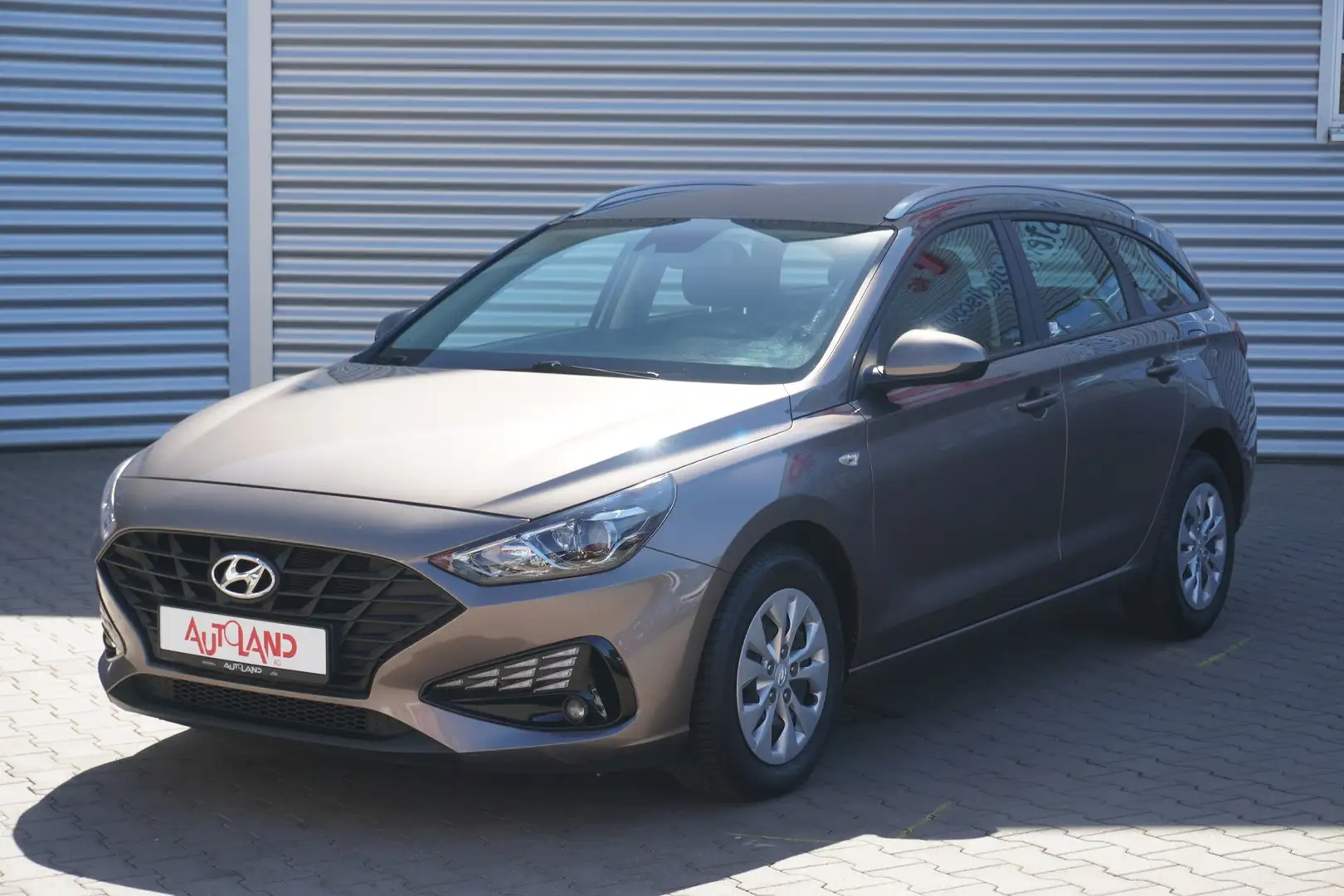 Hyundai i30 1.5 Klima Tempomat PDC USB Spurhalte Braun - 2