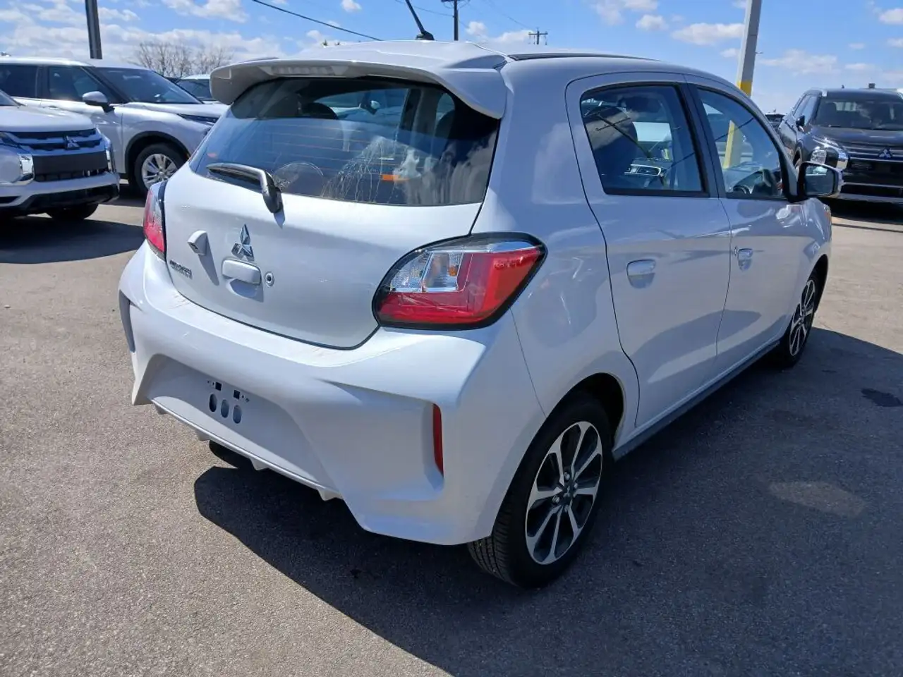 Mitsubishi Mirage снимка Mitsubishi Mirage