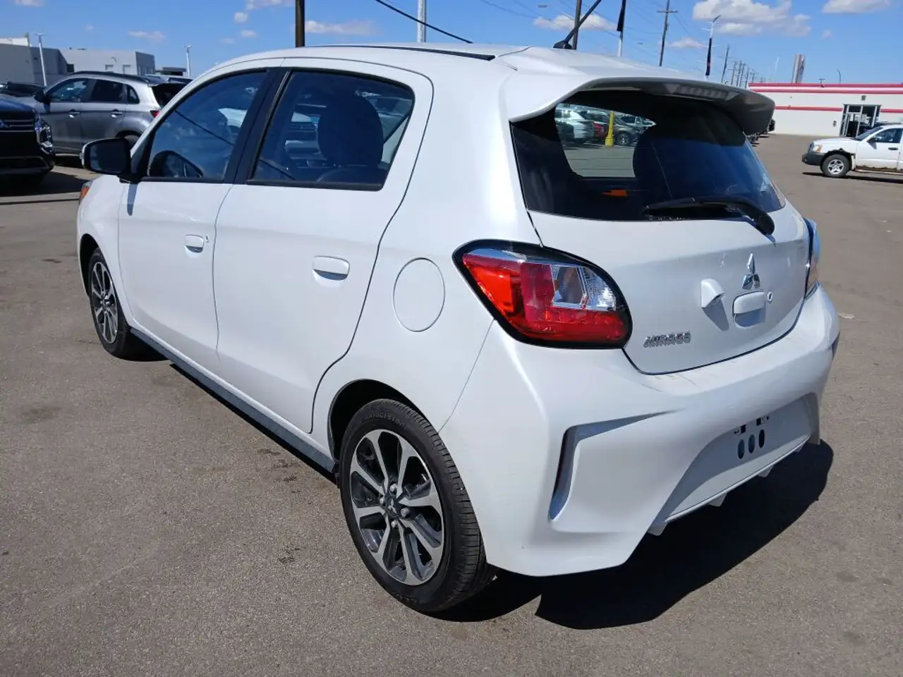 Mitsubishi Mirage снимка Mitsubishi Mirage