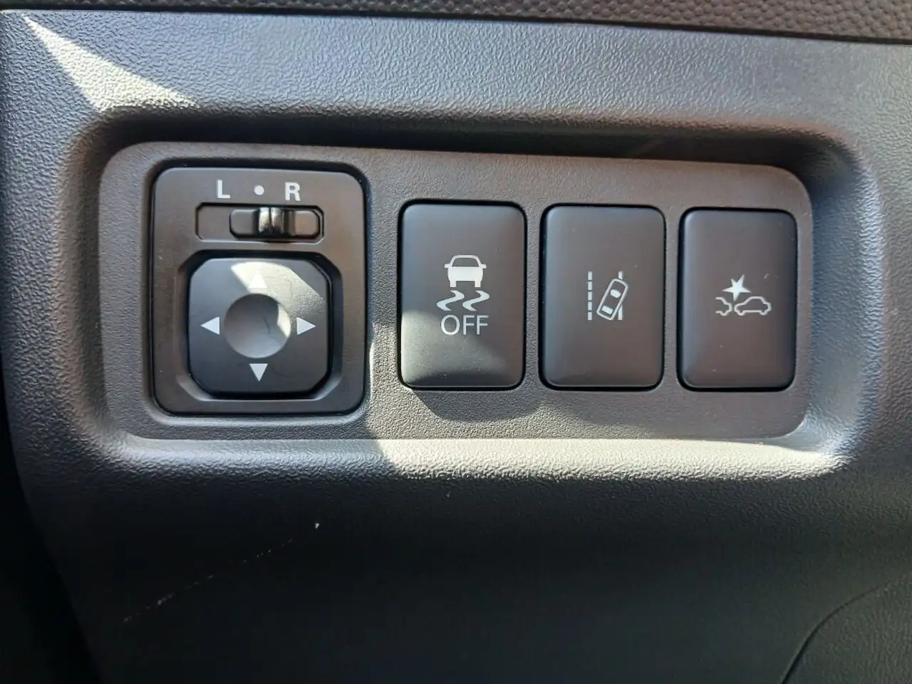 Mitsubishi Mirage снимка Mitsubishi Mirage