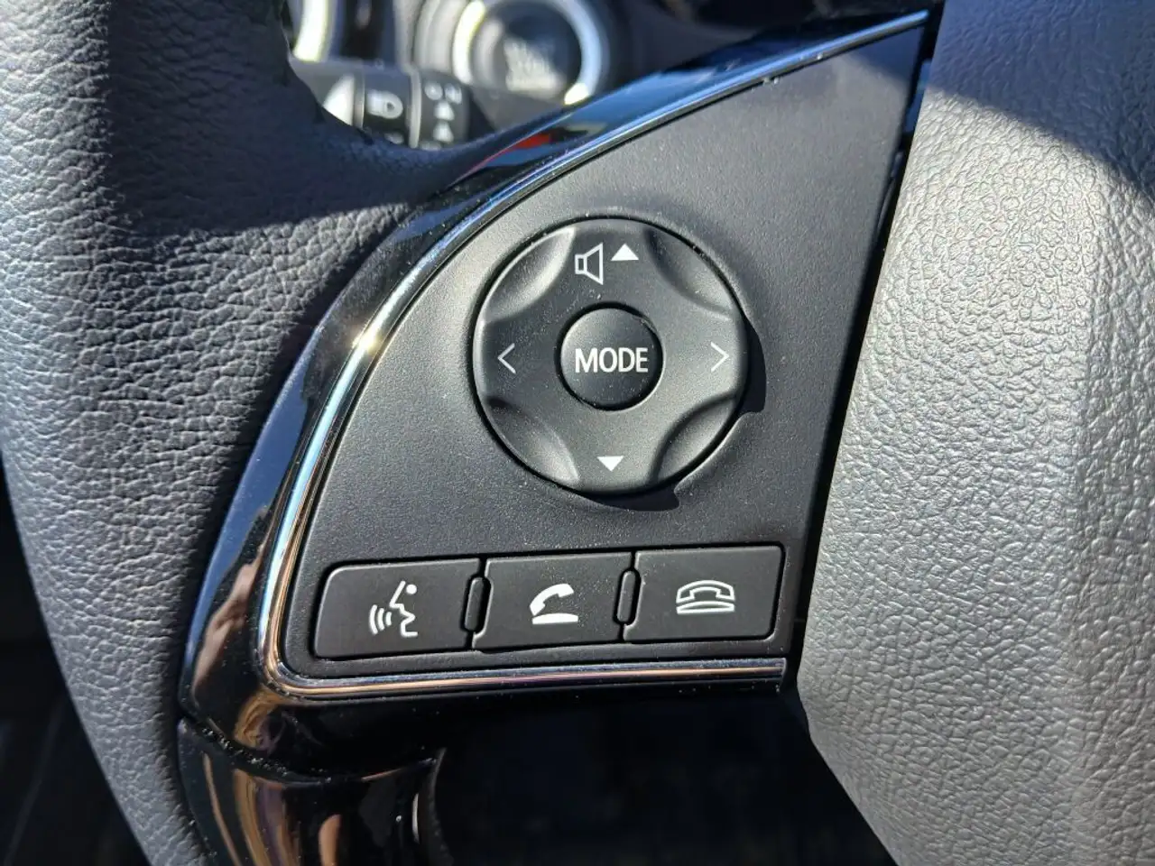 Mitsubishi Mirage снимка Mitsubishi Mirage