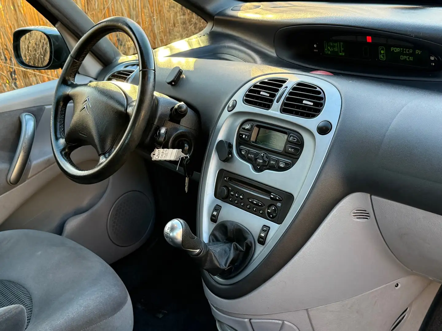 Citroen Xsara Picasso 1.6i-16V Caractère Airco Pdc Cruise Nieuwe Apk Grau - 2