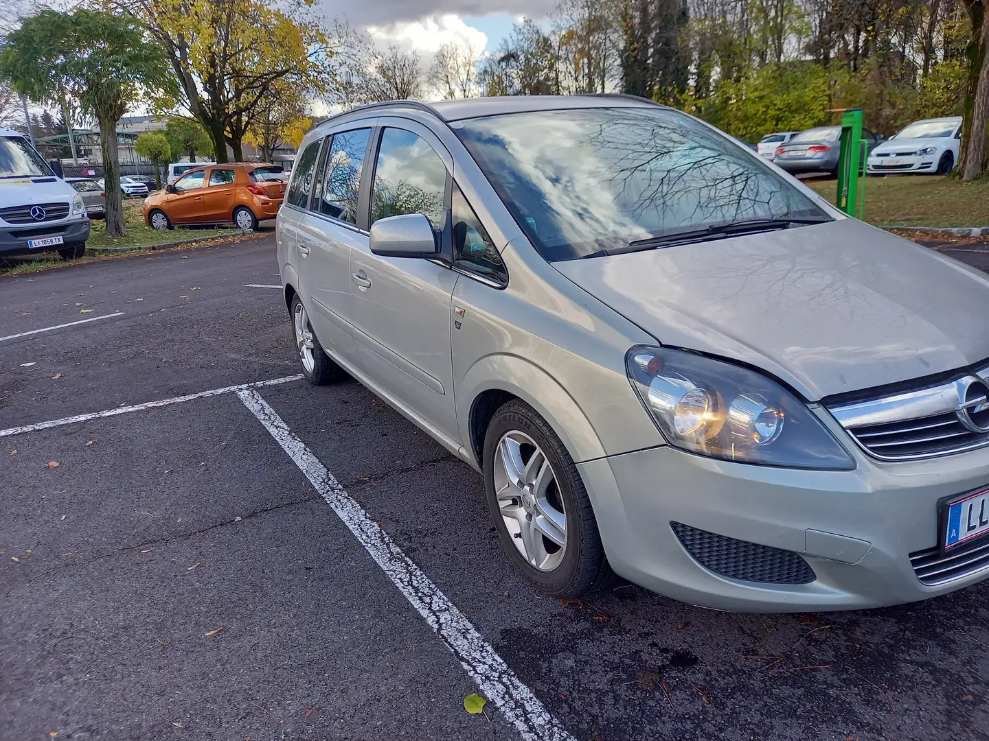 Opel Zafira Zafira 1,9 CDTI DPF Silber - 2