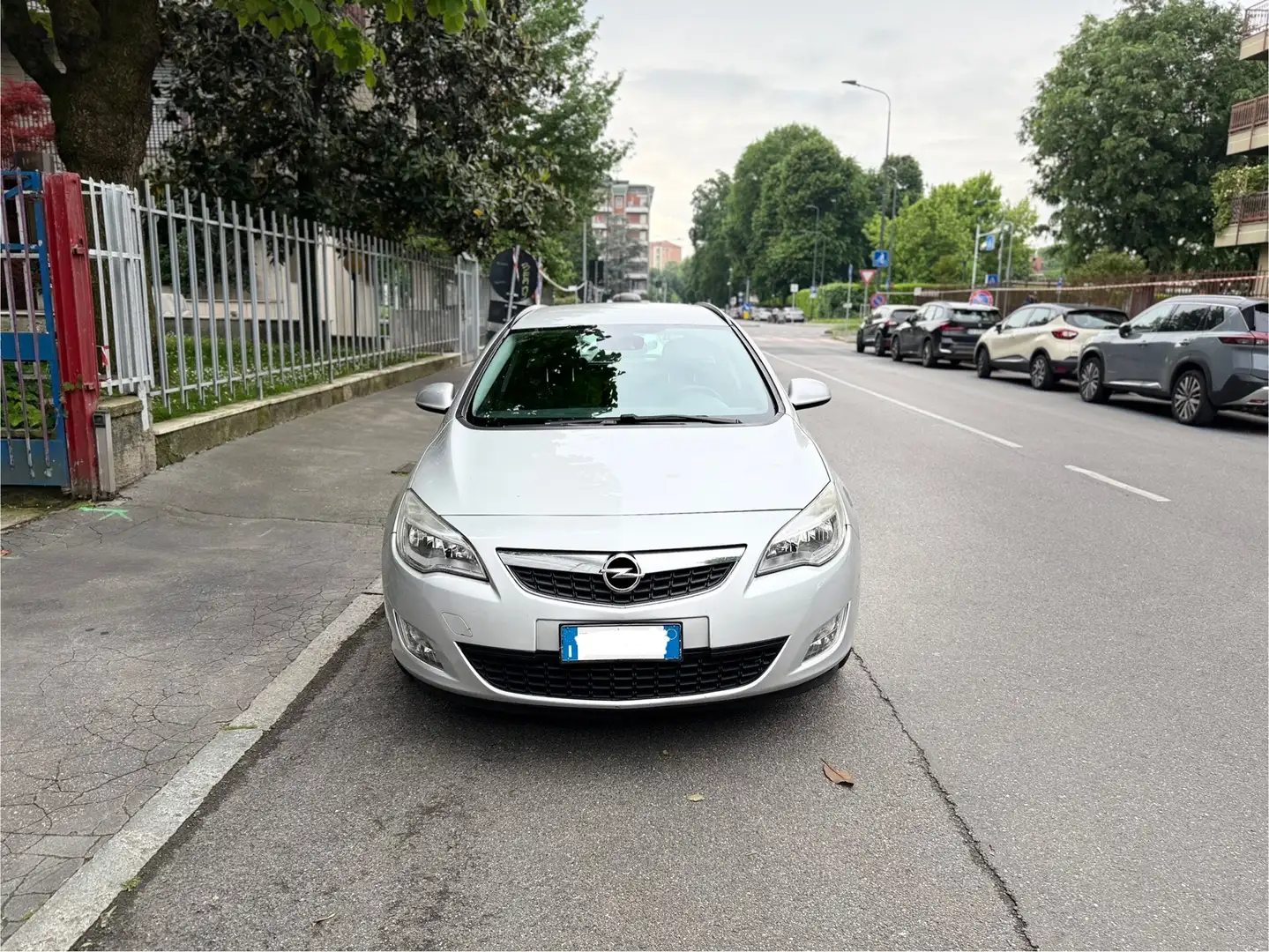 Opel Astra Sports Tourer 1.4 t Cosmo 140cv Zilver - 2