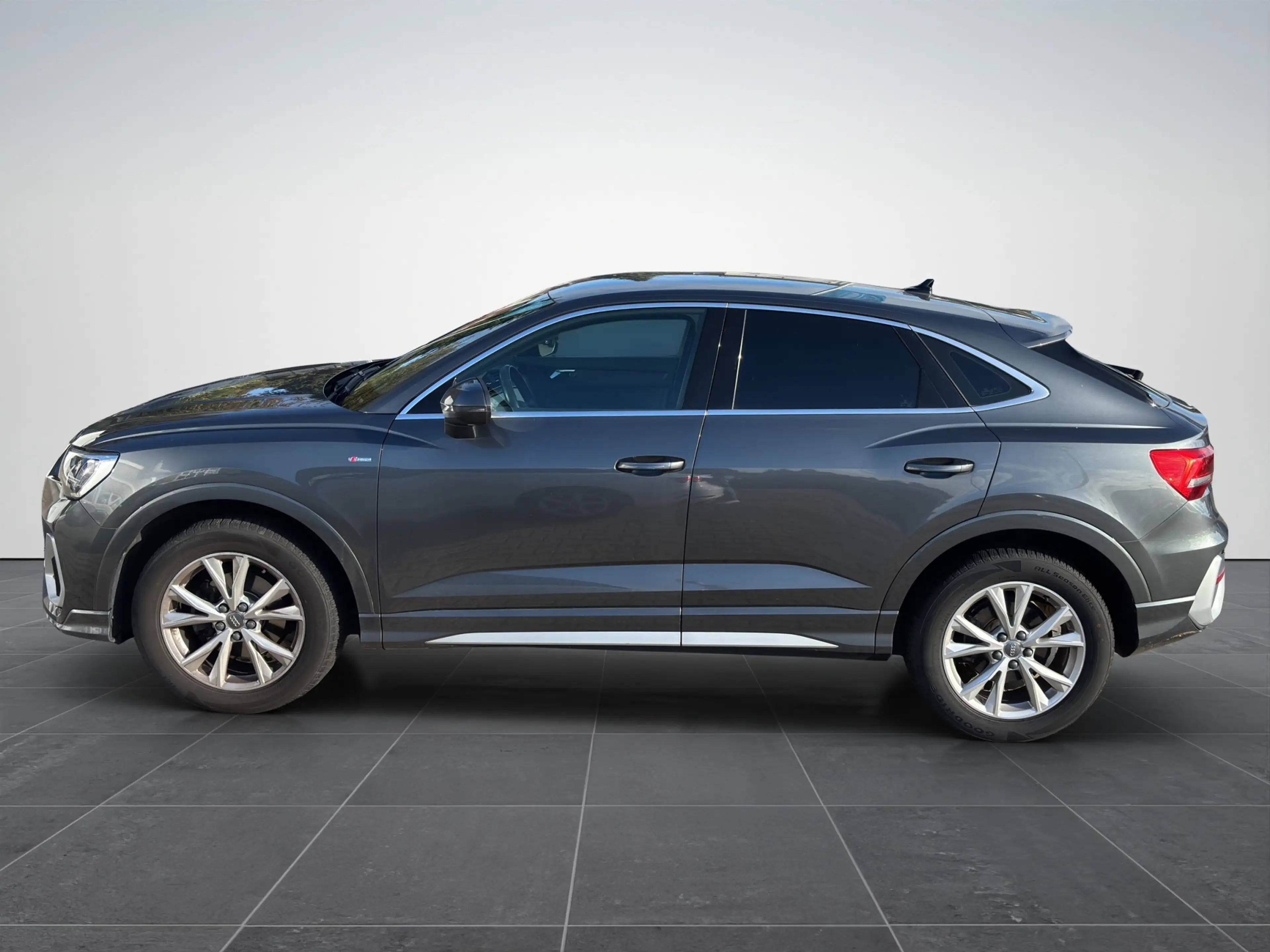Audi Q3 Sportback 35 TFSI S line R-Kam.|SHZ|Virtual — photo 6