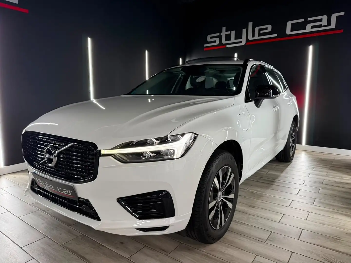 Volvo XC60 2.0 T6 AWD Recharge RDesign Exp Auto Blanco - 1