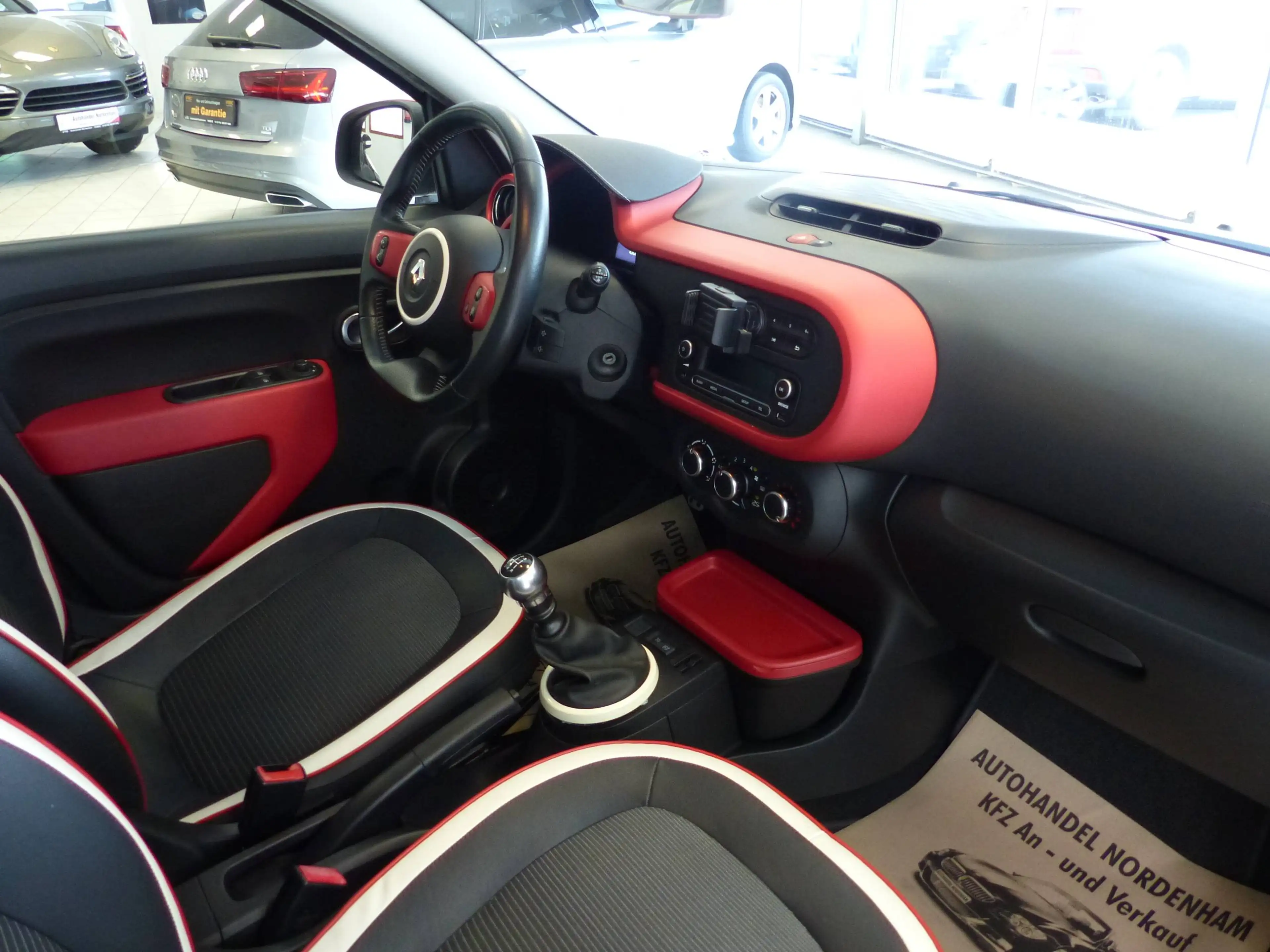 Renault Twingo 0.9 Energy Luxe*SERVO*KLIMA*5 TRG*TÜV NEU* — photo 12