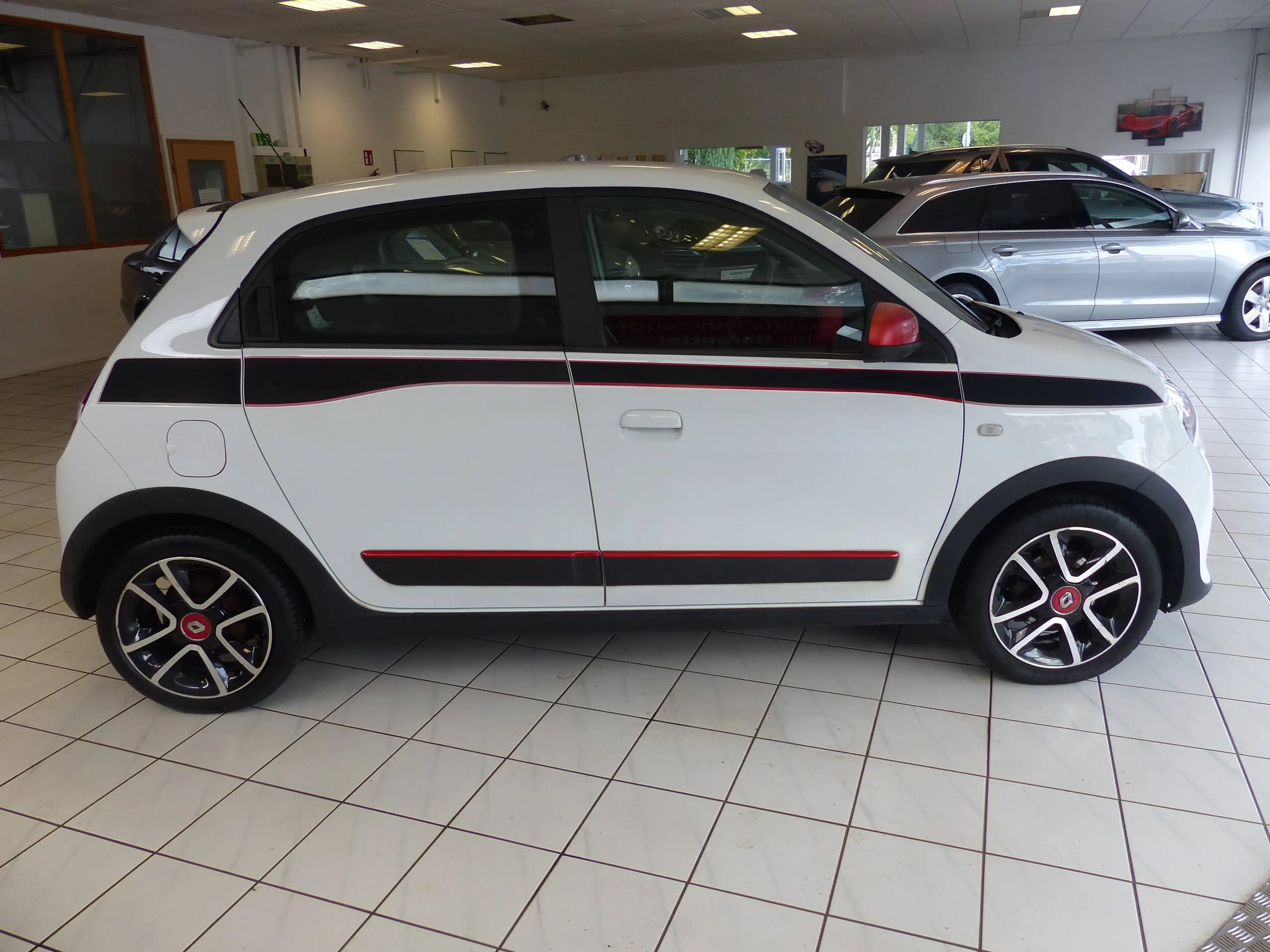 Renault Twingo 0.9 Energy Luxe*SERVO*KLIMA*5 TRG*TÜV NEU* — photo 5