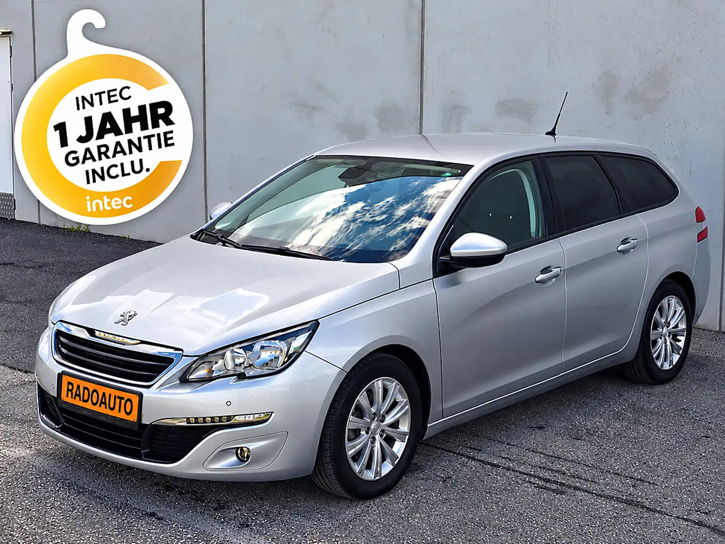 Peugeot 308 SW 1.6 BlueHDI Active**NAVI**TEMPOMAT**PDC**MUL... Silber - 1