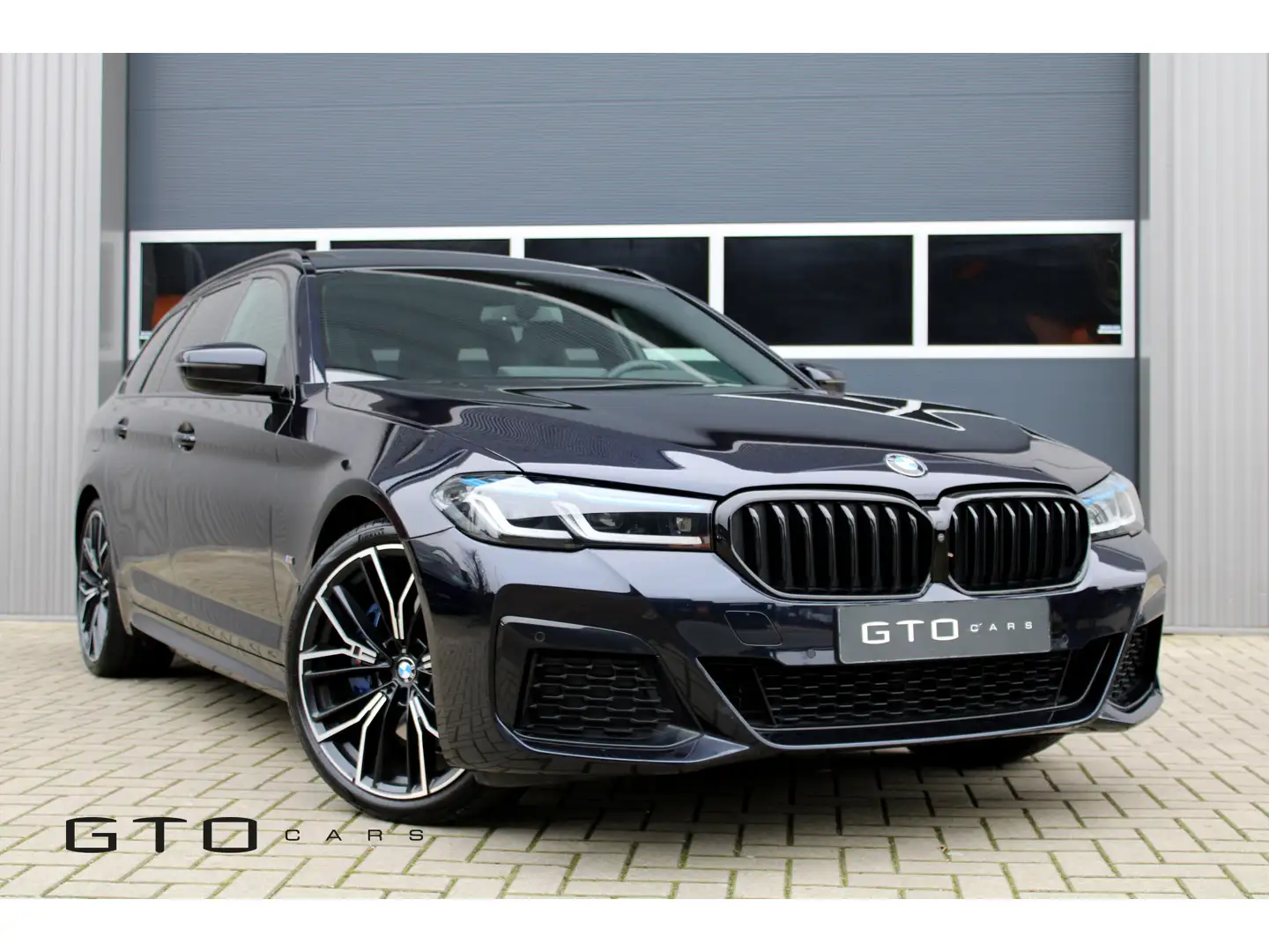 BMW 530 5-serie Touring 530i High Executive M-Sport/BTW/Pa Zwart - 1