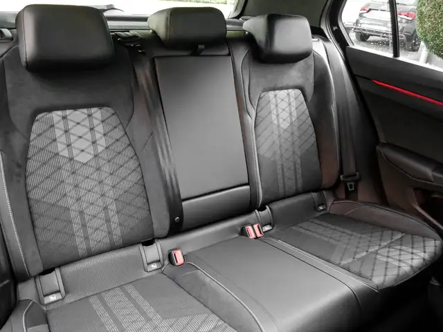 Volkswagen Golf view 4