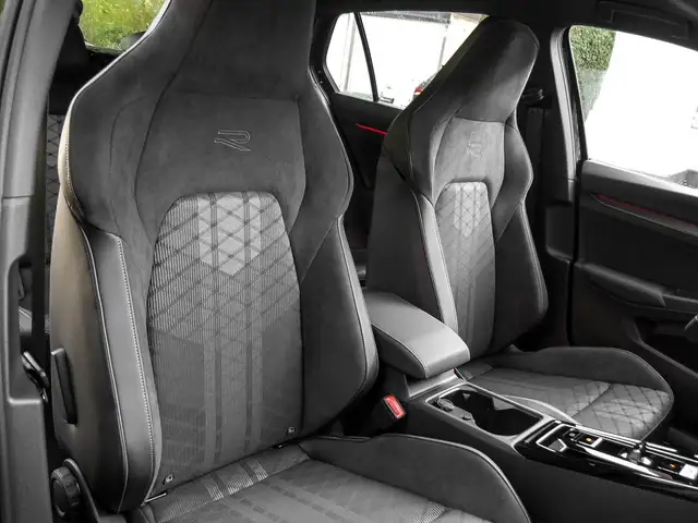 Volkswagen Golf view 6